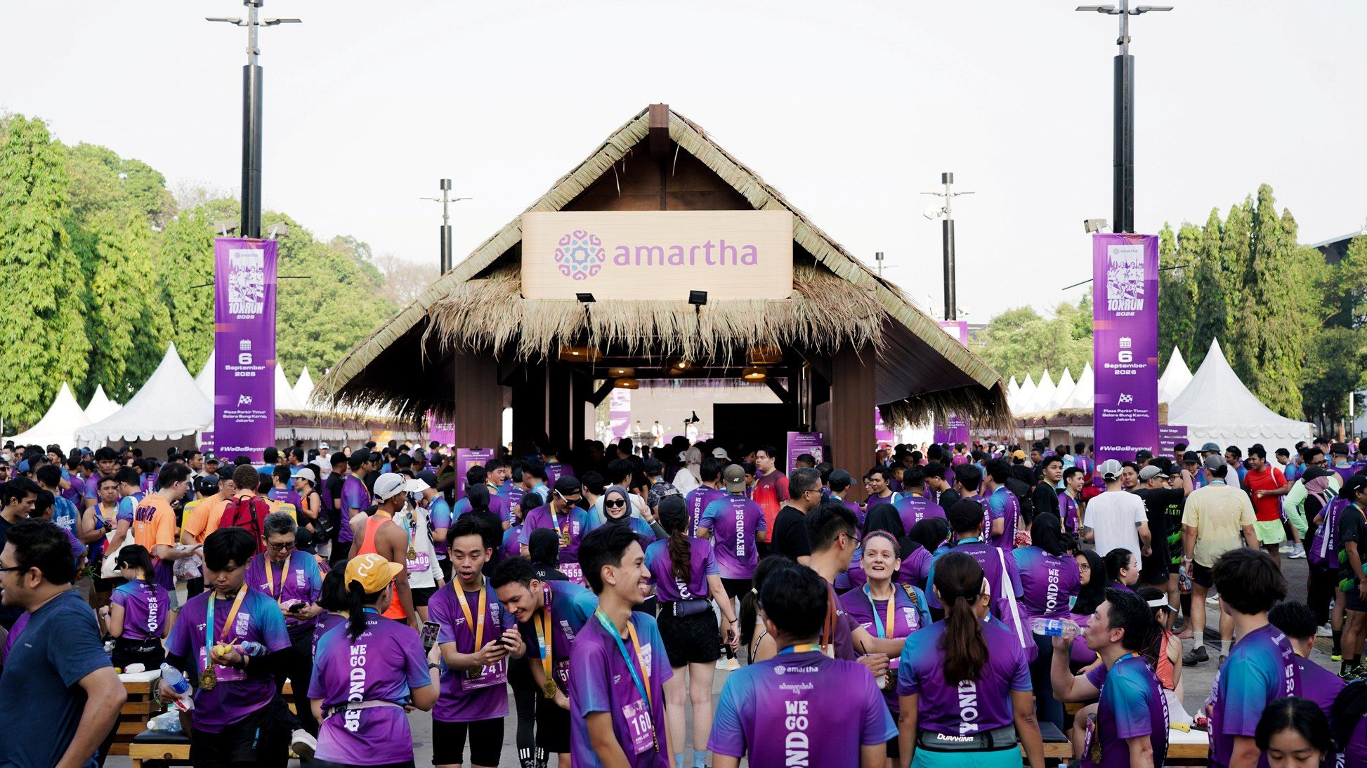 Foto 8 - Suasana di race village Amartha 10X Run 2026.jpg